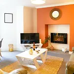 The Court Yard - Fantastic Location! Apartment