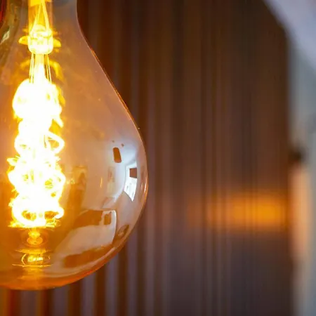 The Court Yard - Fantastic Location! *