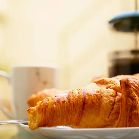 The Court Yard - Fantastic Location! 아파트