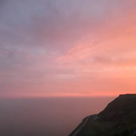 아파트 The Court Yard - Fantastic Location! *