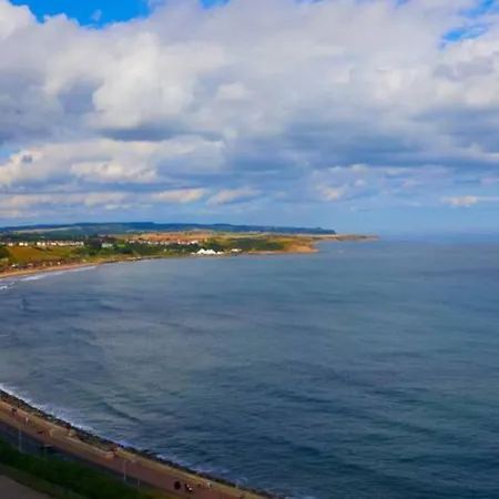 The Court Yard - Fantastic Location! * 스카버러