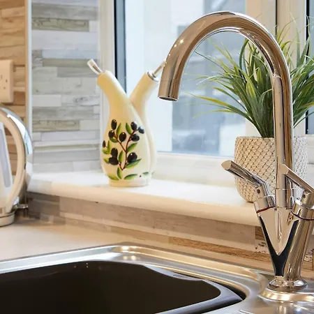 아파트 The Court Yard - Fantastic Location!