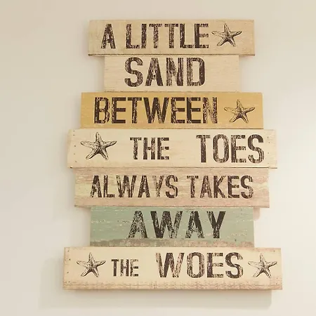 The Court Yard - Fantastic Location! *