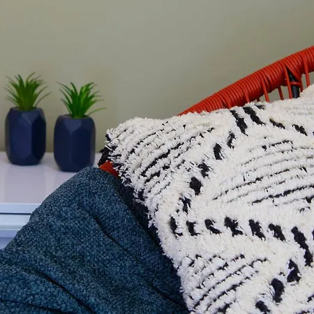 The Court Yard - Fantastic Location!