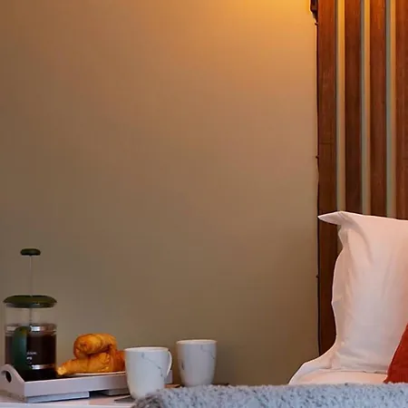 아파트 The Court Yard - Fantastic Location! 스카버러