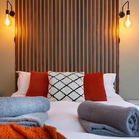 The Court Yard - Fantastic Location! 스카버러