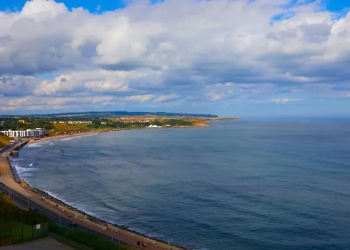 The Court Yard - Fantastic Location! * سكرابورو