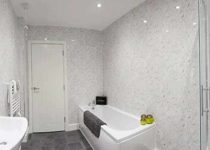 شقة The Court Yard - Fantastic Location! *