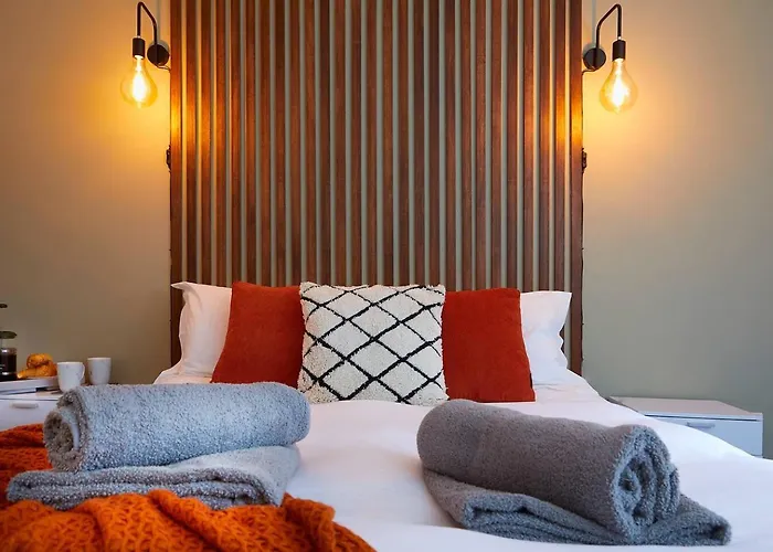 The Court Yard - Fantastic Location! سكرابورو